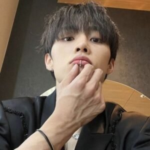 a man-surrounded ──弹道. darkness ▸